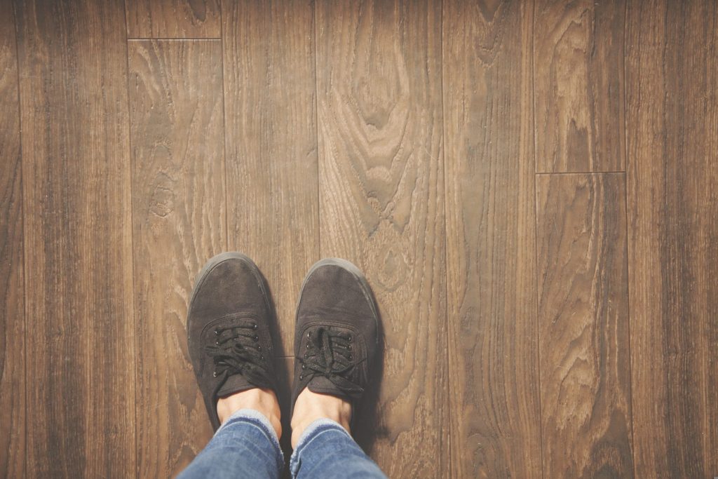 Parquet en chêne foncé vu de dessus